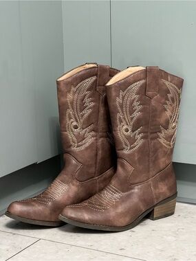 SheSole Classic Brown Western Embroidered Heeled Boots